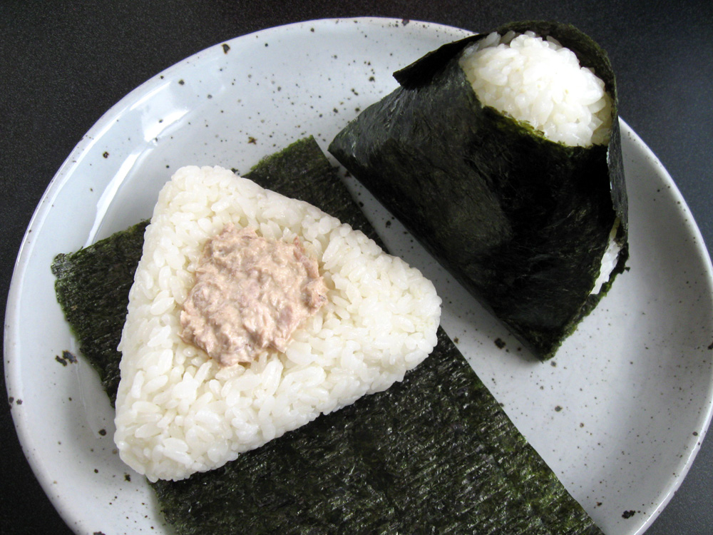 onigiri-tuna-mayo-nikmatnya-cita-rasa-jepang