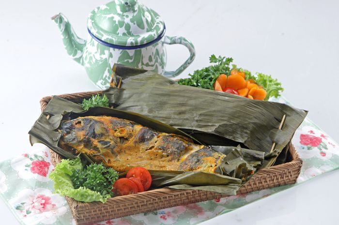 pepes-ikan-mas-kelezatan-yang-terbungkus-daun