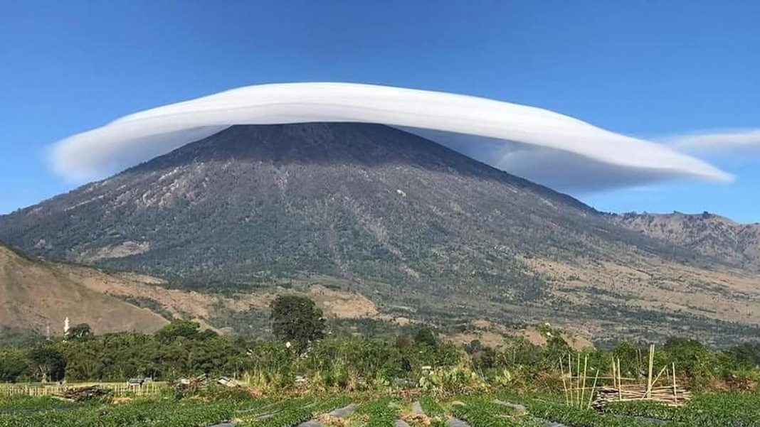 gunung-rinjani-mahakarya-alam-yang-menantang