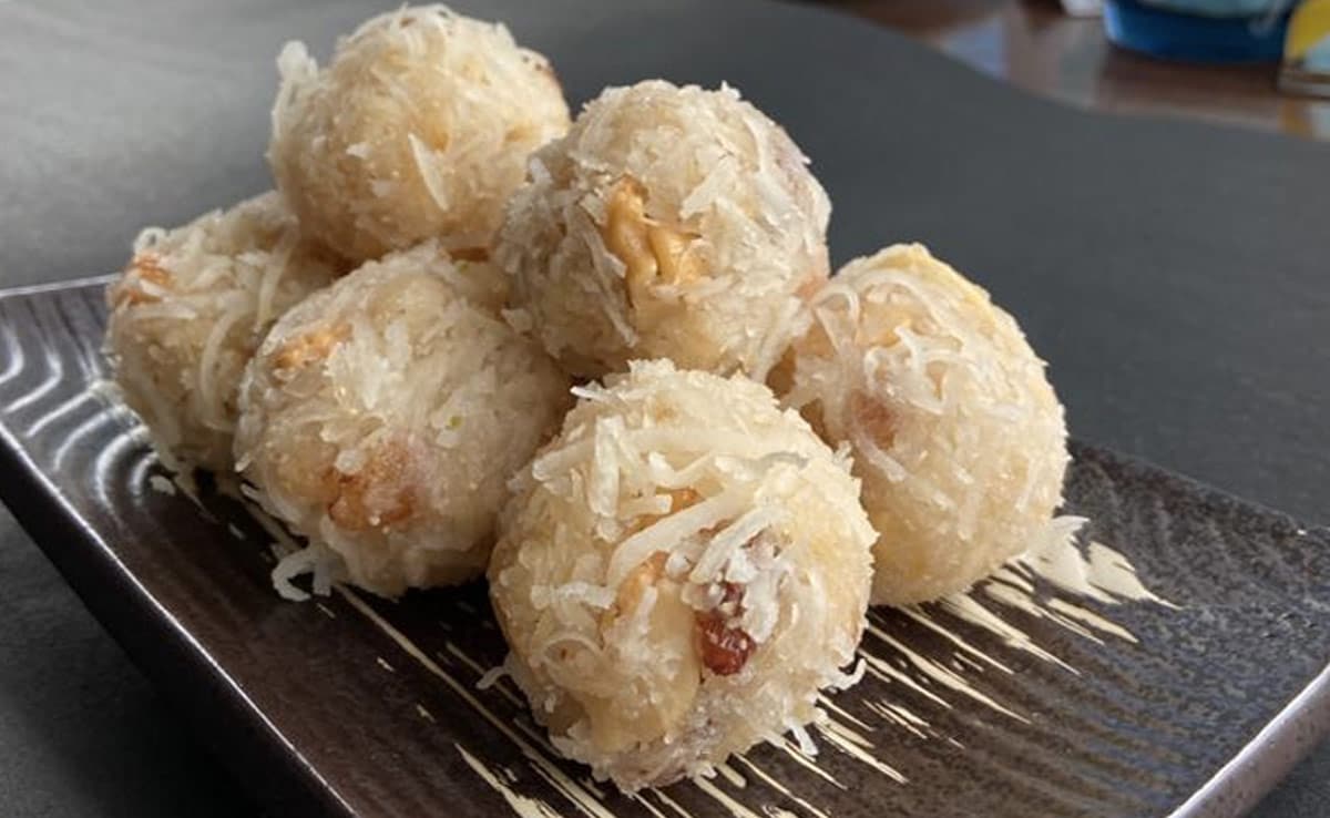 Coconut Ladoo