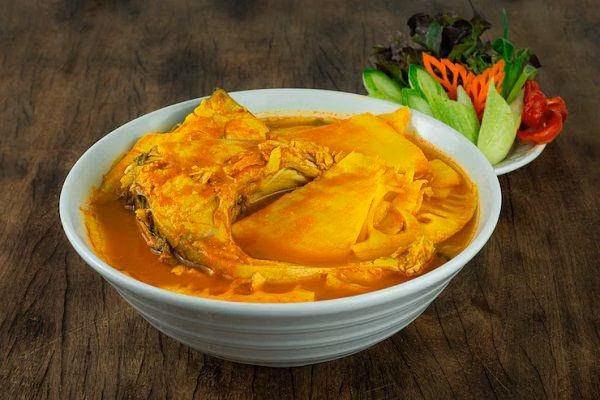 Kari Ikan Bumbu Kuning