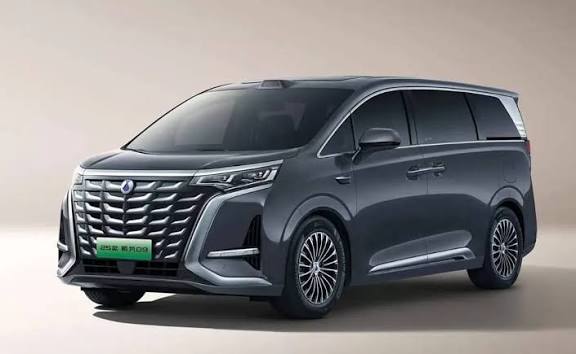 Denza Luncurkan D9 PHEV