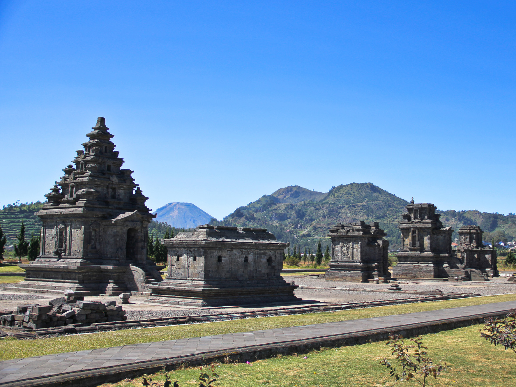 Komplek Candi Arjuna